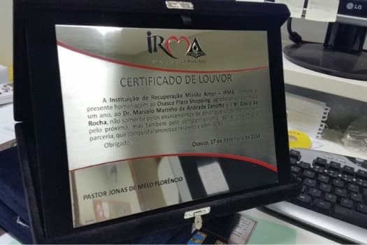 placa-de-homenagem-fabricacao